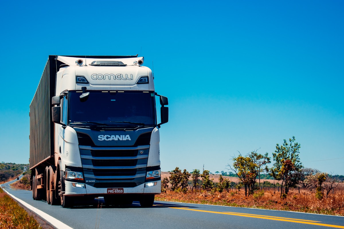 Delivery truck for ground freight and regional shipping